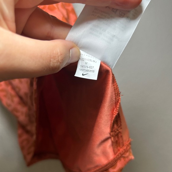 Nike orange leopard print cropped tank women's medium active Athleisure workout - Picture 5 of 6